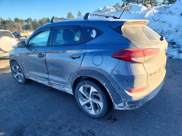 KM8J3CA24GU050735 2016 HYUNDAI TUCSON - Image 2
