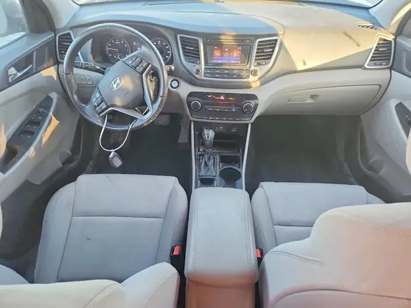 KM8J3CA24GU050735 2016 HYUNDAI TUCSON - Image 8