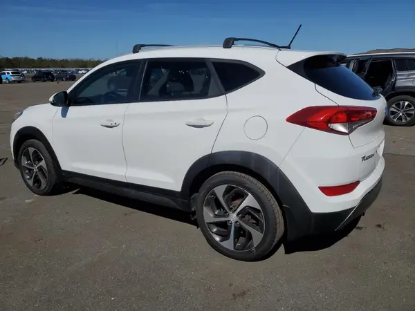 KM8J3CA24GU061945 2016 HYUNDAI TUCSON - Image 2