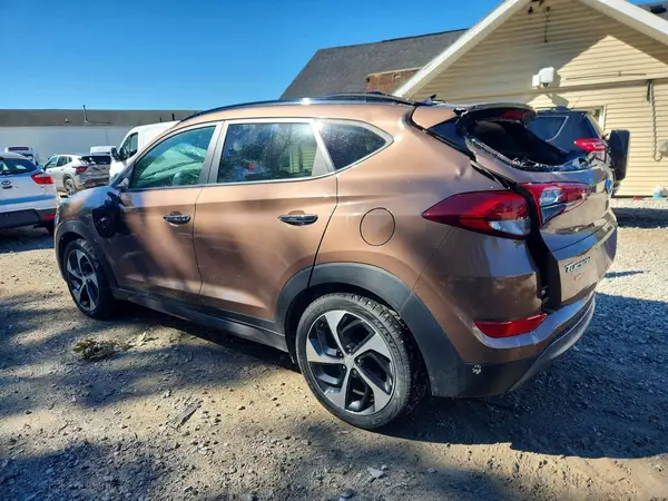 KM8J3CA24GU111422 2016 HYUNDAI TUCSON - Image 2