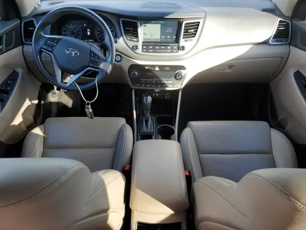 KM8J3CA24GU114627 2016 HYUNDAI TUCSON - Image 8
