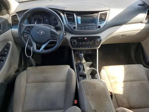 KM8J3CA24GU121755 2016 HYUNDAI TUCSON - Image 8