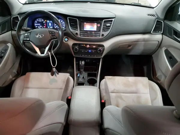 KM8J3CA24GU123652 2016 HYUNDAI TUCSON - Image 8