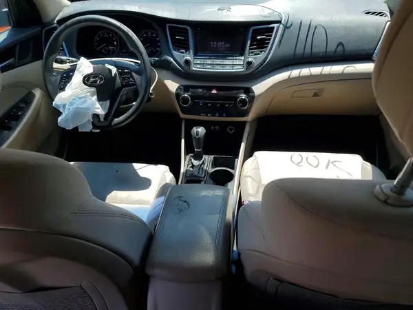 KM8J3CA24GU124347 2016 HYUNDAI TUCSON - Image 8