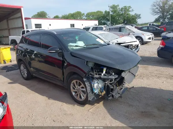 KM8J3CA24GU127426 2016 HYUNDAI TUCSON - Image 1
