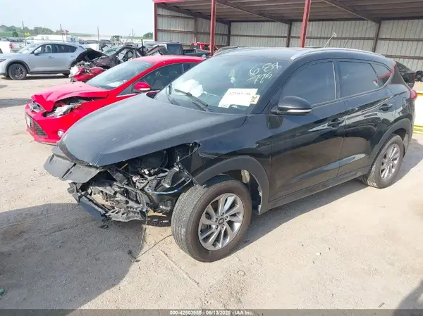 KM8J3CA24GU127426 2016 HYUNDAI TUCSON - Image 2