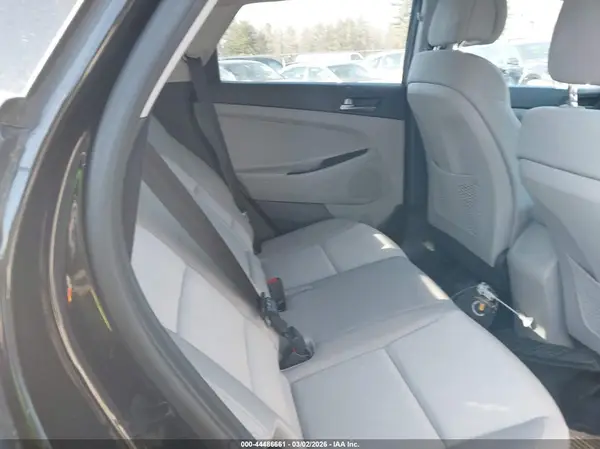 KM8J3CA24GU130830 2016 HYUNDAI TUCSON - Image 8