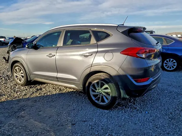 KM8J3CA24GU131606 2016 HYUNDAI TUCSON - Image 2