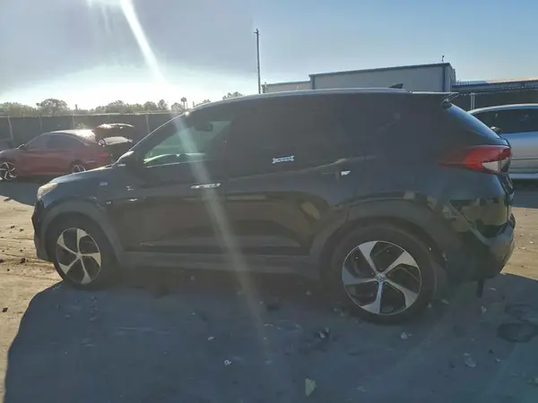 KM8J3CA24GU145764 2016 HYUNDAI TUCSON - Image 2
