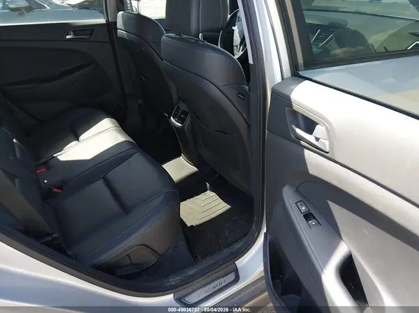 KM8J3CA24GU156084 2016 HYUNDAI TUCSON - Image 8