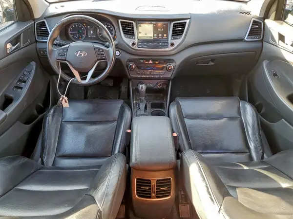 KM8J3CA24GU161818 2016 HYUNDAI TUCSON - Image 8