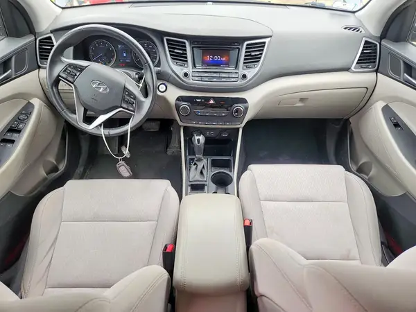 KM8J3CA24GU161995 2016 HYUNDAI TUCSON - Image 8