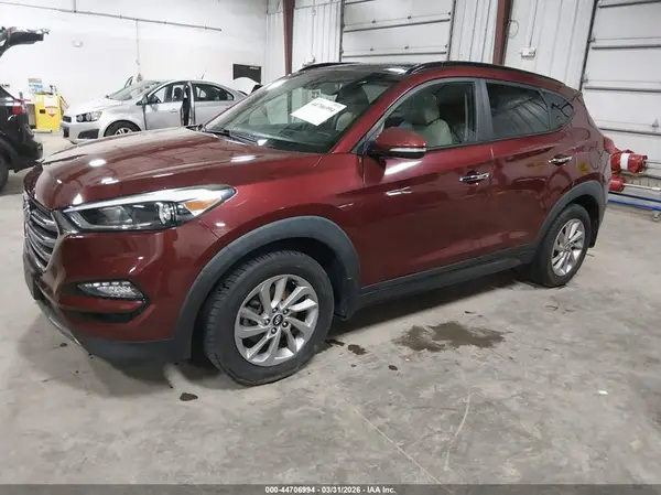 KM8J3CA24GU162399 2016 HYUNDAI TUCSON - Image 2
