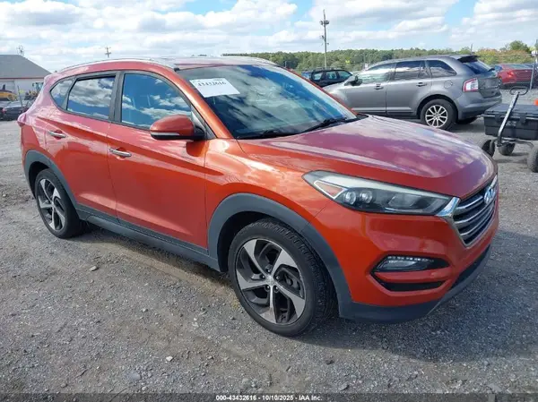 KM8J3CA24GU166369 2016 HYUNDAI TUCSON - Image 1