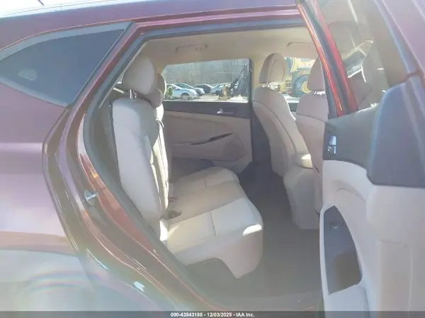 KM8J3CA24GU188128 2016 HYUNDAI TUCSON - Image 8