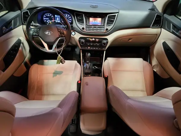 KM8J3CA24GU204618 2016 HYUNDAI TUCSON - Image 8