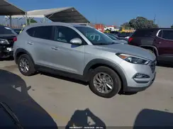 KM8J3CA24GU228031 2016 HYUNDAI TUCSON