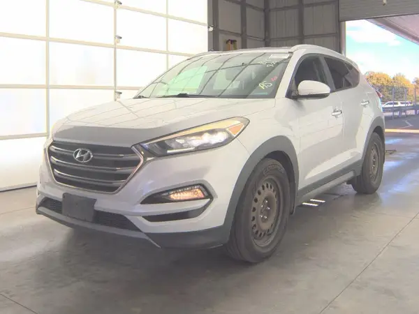 KM8J3CA24GU238767 2016 HYUNDAI TUCSON - Image 2