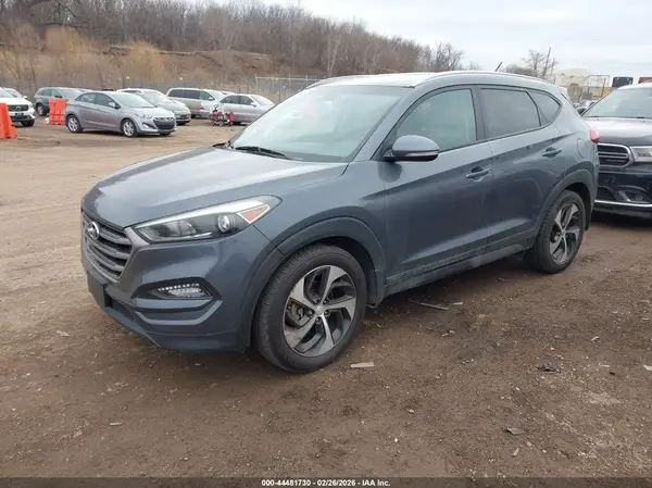 KM8J3CA24GU241961 2016 HYUNDAI TUCSON - Image 2