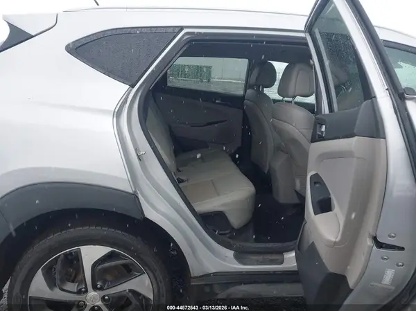 KM8J3CA24GU249834 2016 HYUNDAI TUCSON - Image 8