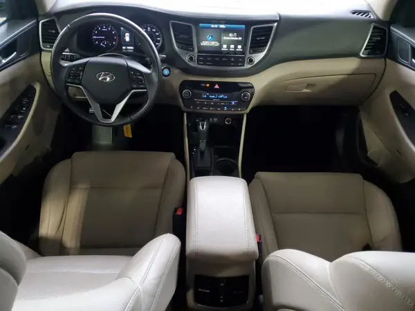 KM8J3CA24HU275982 2017 HYUNDAI TUCSON - Image 8