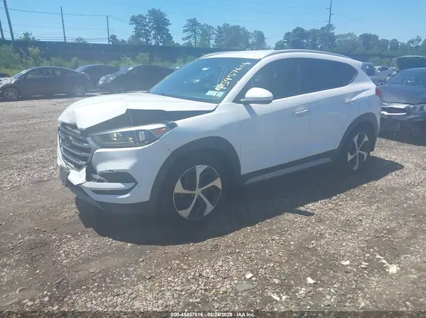 KM8J3CA24HU278087 2017 HYUNDAI TUCSON - Image 2