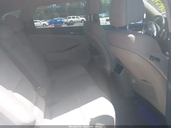 KM8J3CA24HU278087 2017 HYUNDAI TUCSON - Image 8