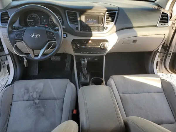 KM8J3CA24HU278316 2017 HYUNDAI TUCSON - Image 8