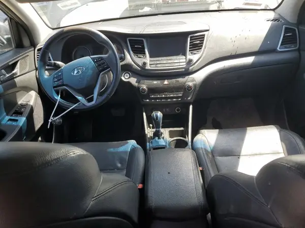 KM8J3CA24HU288473 2017 HYUNDAI TUCSON - Image 8