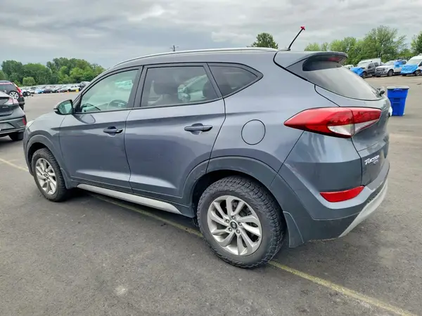 KM8J3CA24HU291390 2017 HYUNDAI TUCSON - Image 2