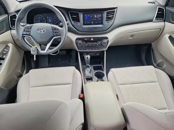 KM8J3CA24HU291390 2017 HYUNDAI TUCSON - Image 8