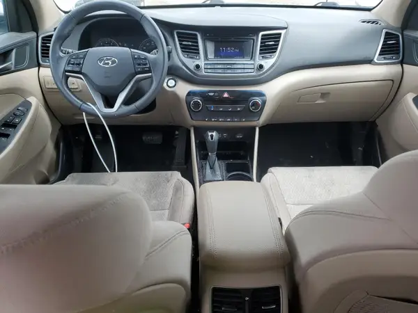 KM8J3CA24HU295715 2017 HYUNDAI TUCSON - Image 8