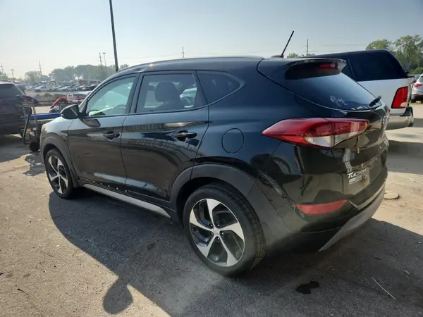 KM8J3CA24HU299571 2017 HYUNDAI TUCSON - Image 2