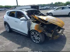 KM8J3CA24HU301528 2017 HYUNDAI TUCSON