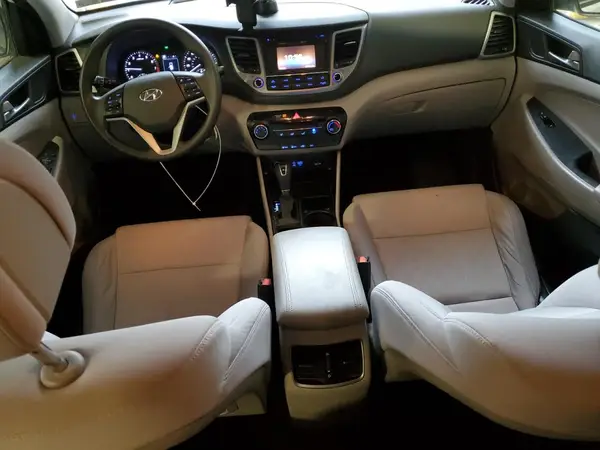 KM8J3CA24HU302534 2017 HYUNDAI TUCSON - Image 8