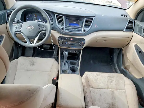 KM8J3CA24HU304381 2017 HYUNDAI TUCSON - Image 8