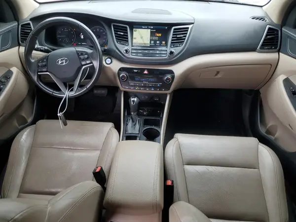 KM8J3CA24HU307944 2017 HYUNDAI TUCSON - Image 8