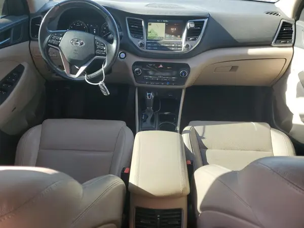 KM8J3CA24HU309399 2017 HYUNDAI TUCSON - Image 8