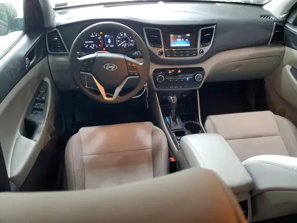 KM8J3CA24HU310858 2017 HYUNDAI TUCSON - Image 8
