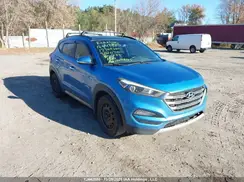 KM8J3CA24HU314070 2017 HYUNDAI TUCSON