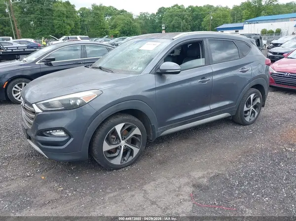KM8J3CA24HU314330 2017 HYUNDAI TUCSON - Image 2