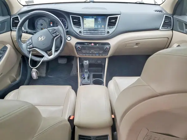 KM8J3CA24HU321388 2017 HYUNDAI TUCSON - Image 8