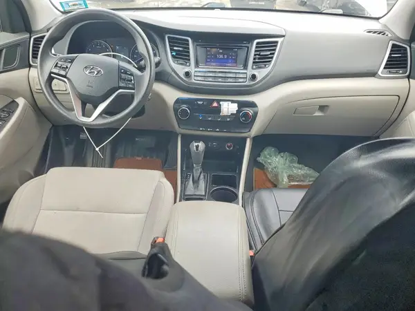 KM8J3CA24HU329457 2017 HYUNDAI TUCSON - Image 8