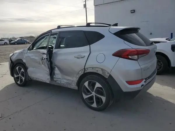 KM8J3CA24HU355802 2017 HYUNDAI TUCSON - Image 2