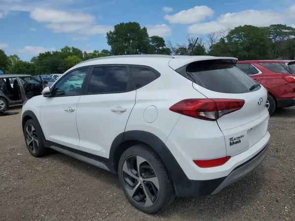 KM8J3CA24HU369246 2017 HYUNDAI TUCSON - Image 2