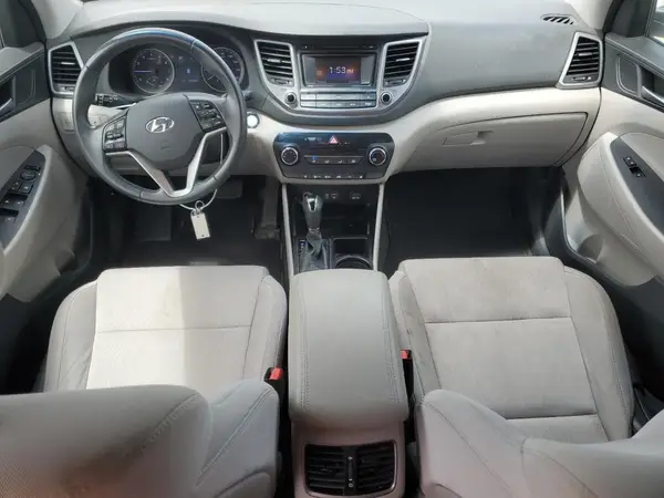 KM8J3CA24HU369246 2017 HYUNDAI TUCSON - Image 8