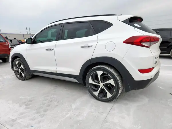 KM8J3CA24HU373412 2017 HYUNDAI TUCSON - Image 2