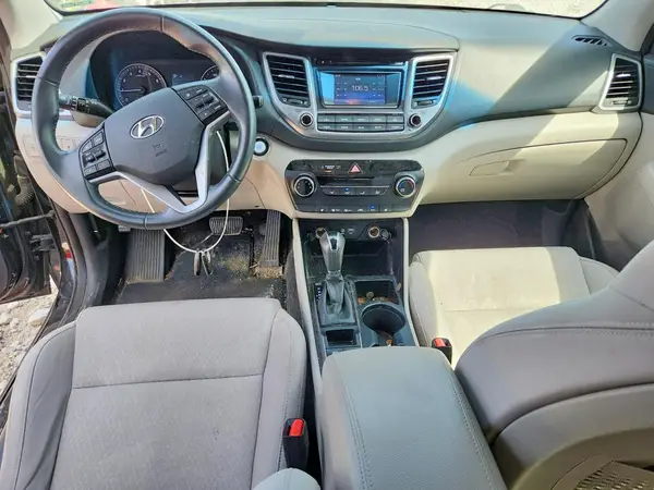 KM8J3CA24HU374561 2017 HYUNDAI TUCSON - Image 8
