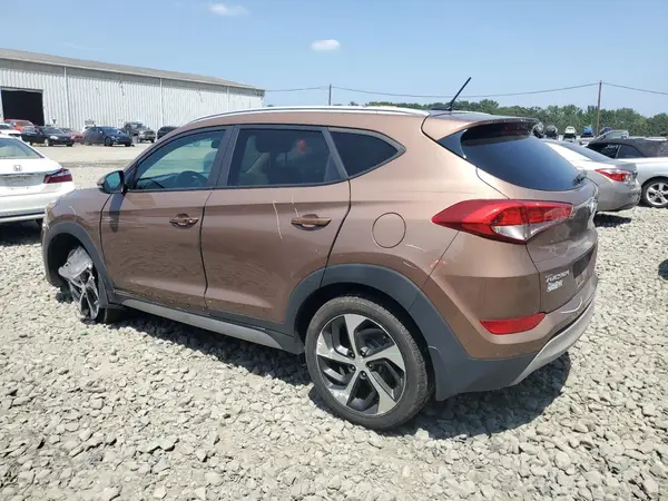 KM8J3CA24HU379078 2017 HYUNDAI TUCSON - Image 2