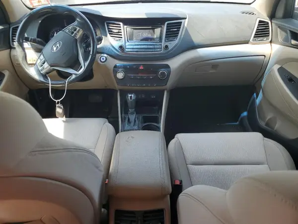KM8J3CA24HU379078 2017 HYUNDAI TUCSON - Image 8